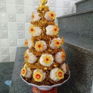 Tháp tỏi chưng thần tài