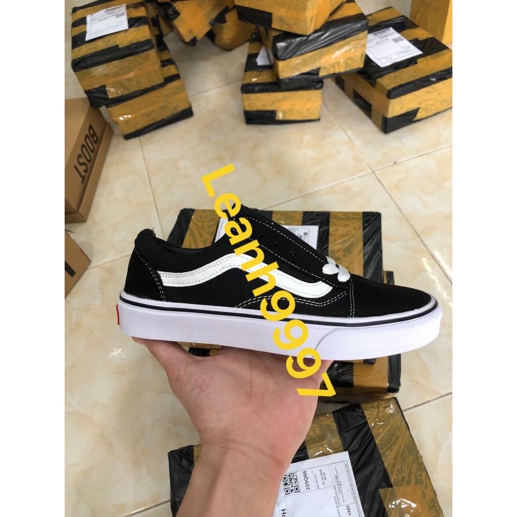 Giày thể thao đen trắng slk