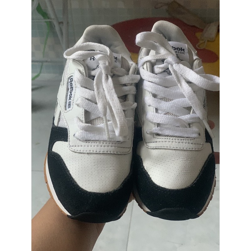 giày hiệu Reebock