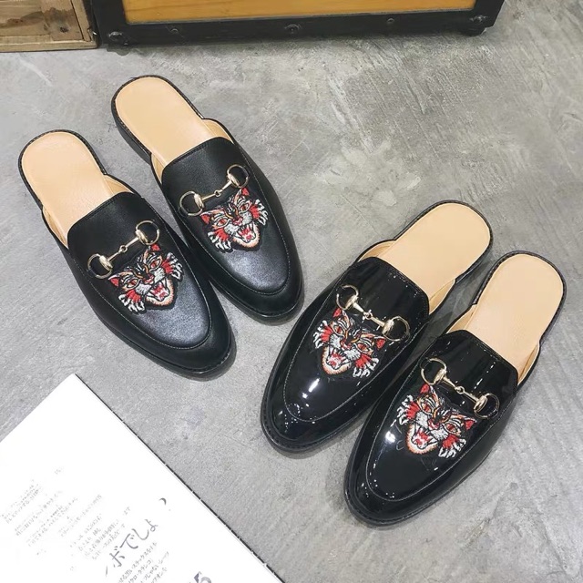 Giày Sục Nam Thêu Mặt Báo Đỏ Kiểu Dáng Hàn Quốc | BigBuy360 - bigbuy360.vn