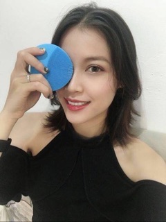 Máy rửa mặt FOREO