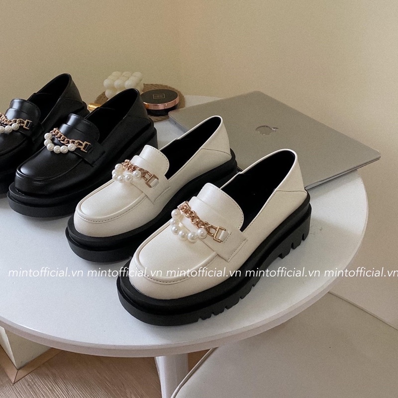 Giày da đính ngọc