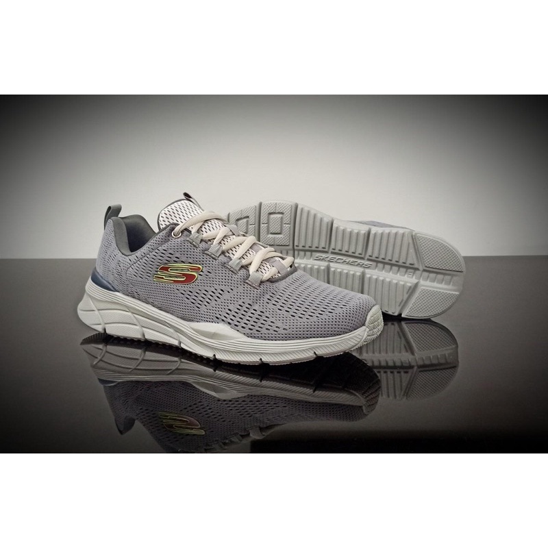 S.K.C.H.E.R.S D’Lux Wallker