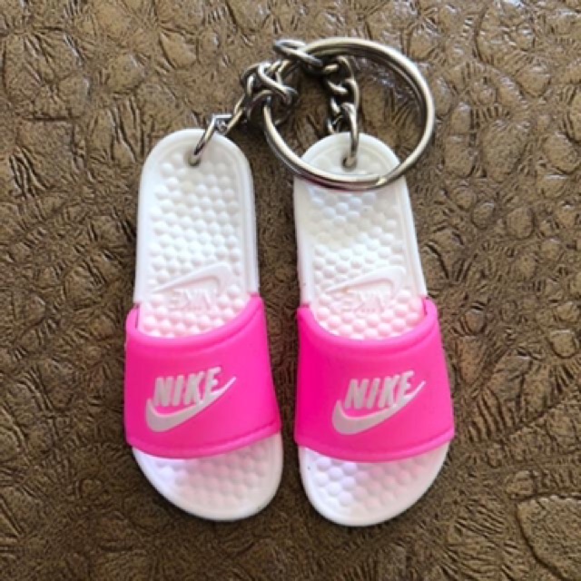 Móc khoá hình đôi dép siêu dễ thương (bán 1 đôi 15k)