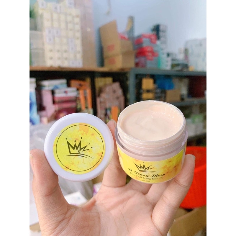 Kem chống nắng pháp Cosmetisc 60mk tặng kèm ủ trắng