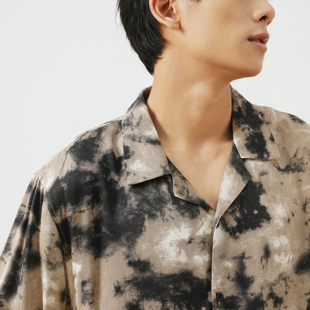 Áo Sơ Mi Cộc Tay Cổ Ve Nam Hoạ Tiết Loang Màu UNICUS Derra Shirt | BigBuy360 - bigbuy360.vn