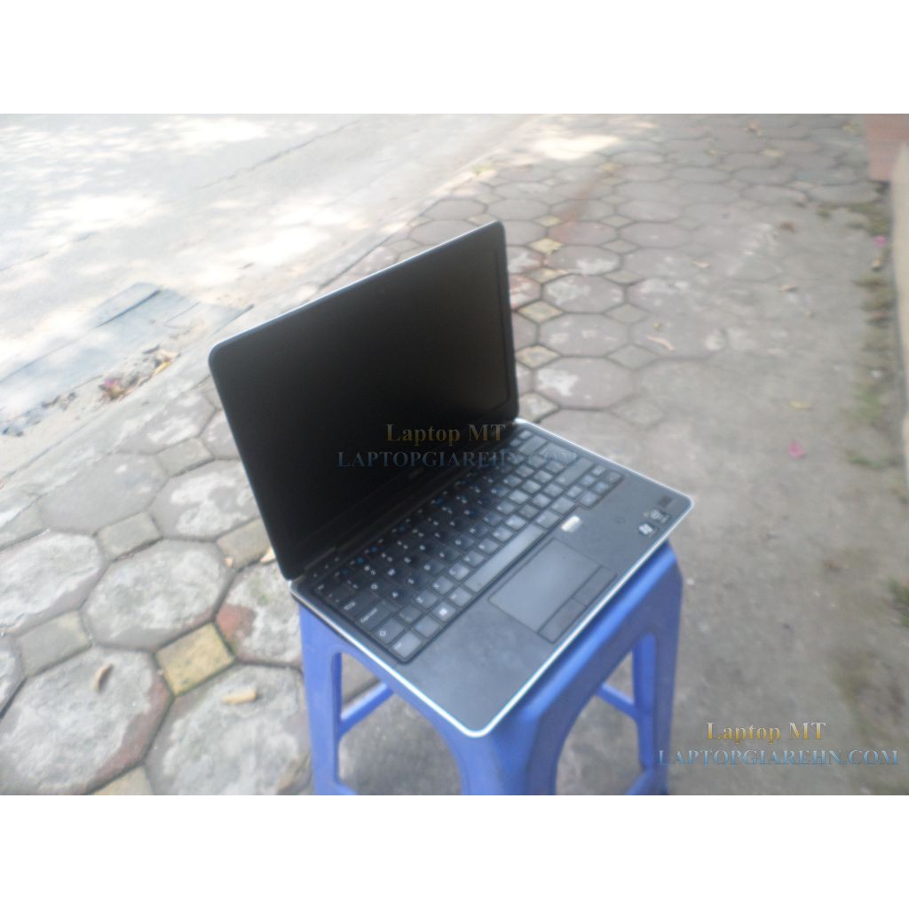 laptop cũ, ultrabook dell latitude E7240, core i5 4340m, ram 4gb, SSD 128gb, gọn nhẹ, mỏng  Dell Latitude E7240