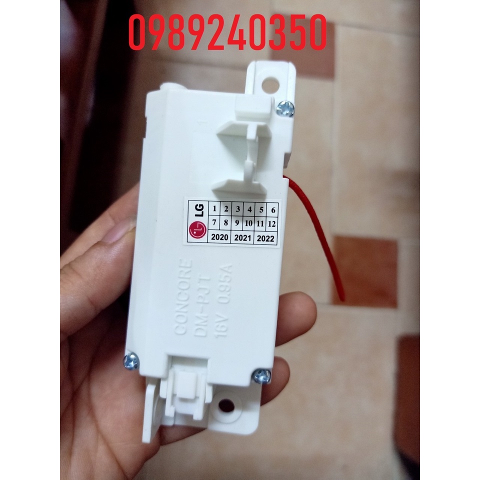 Công tắc khóa cửa máy giặt LG 12kg T2312DSAV lồng đứng cửa trên