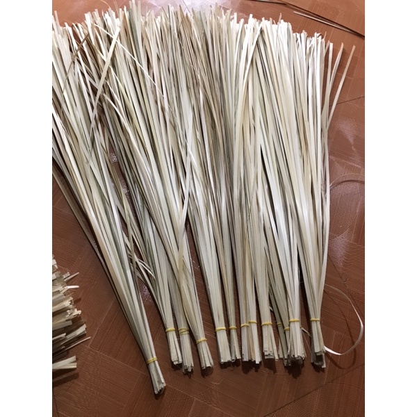 Lạt Giang gói bánh chưng 50 lạt