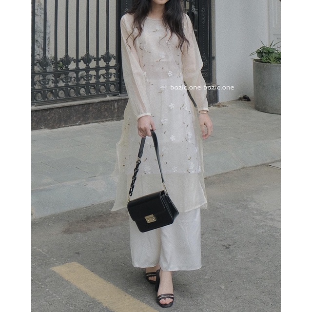 Set áo dài kèm quần thêu hoa, set áo dài trắng be Bazic one