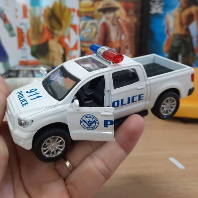 Đồ chơi xe cảnh sát kim loại âm thanh đèn tỉ lệ 1:36