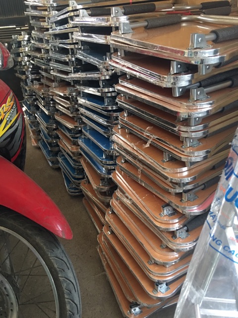 Bàn học có khe cắm ipad ( inbox chọn màu) | BigBuy360 - bigbuy360.vn