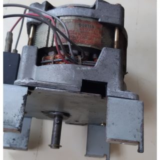 Motor giảm tốc AC 220v nhông sắt