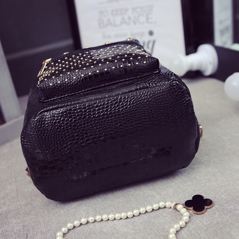 Balo nữ đinh tán nhỏ xinh tiện dụng phong cách cá tính fashion Hàn Quốc LILA VR10