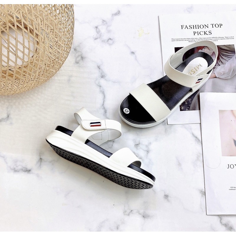 [Mã SKAMLTSM9 giảm 10% đơn 99K] Sandal 3p quai dán - 1028