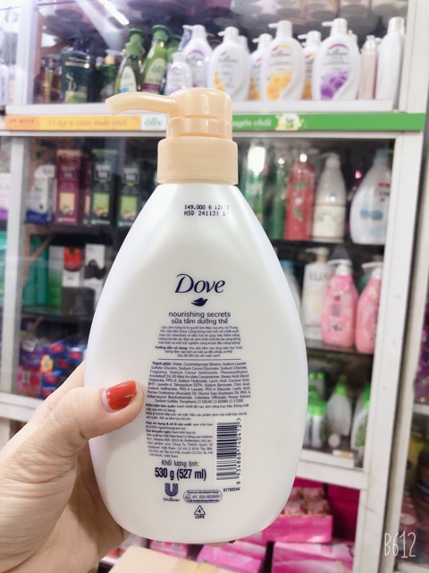 Sữa tắm tinh dầu Trái Bơ Dove căng bóng 530g