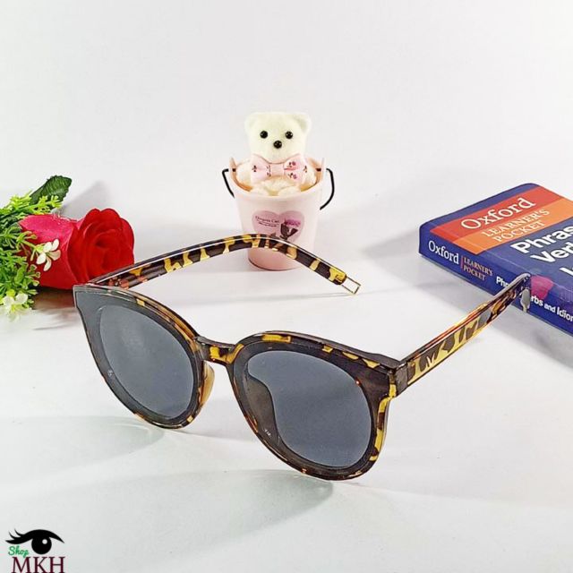 Mắt kính thời trang nữ kiểu dáng điệu cá tính | BigBuy360 - bigbuy360.vn