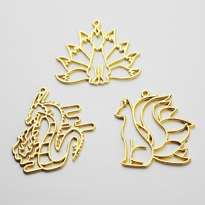 2 Mặt Dây Chuyền Hình Rồng Cáo Bằng Kim Loại