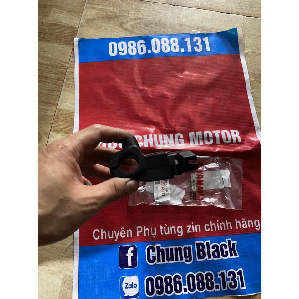 Cùm giữ Tay côn R15V3,MT15,TFX zin chính hãng