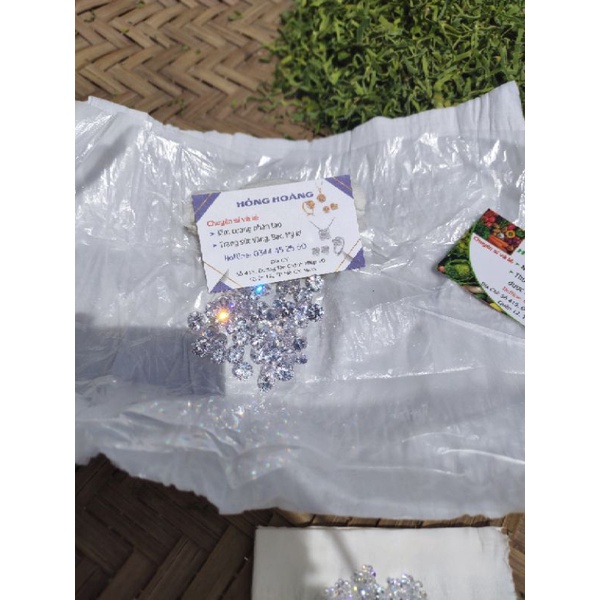 Đá Hột xoàn kim cương nhân tạo 7A chiếu mạnh Đủ size trong GH