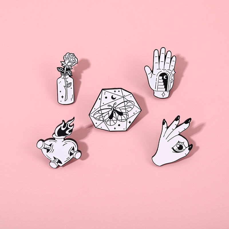 Huy Hiệu Cài Áo Hình Lọ Hoa Hồng Và Bướm Sáng Tạo