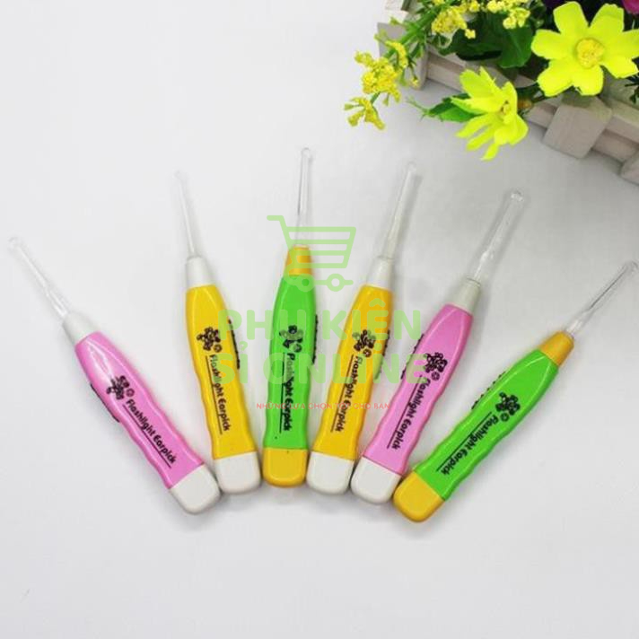 Cây lấy ráy tai có đèn  Flashlight Earpick 5in1 nhỏ gọn và tiện lợi, an toàn cho bé
