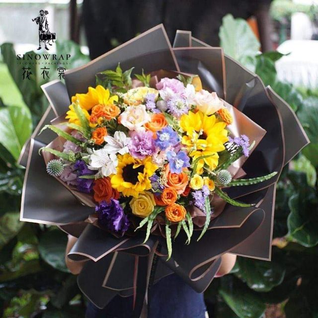 Giấy bóng mờ viền đồng .