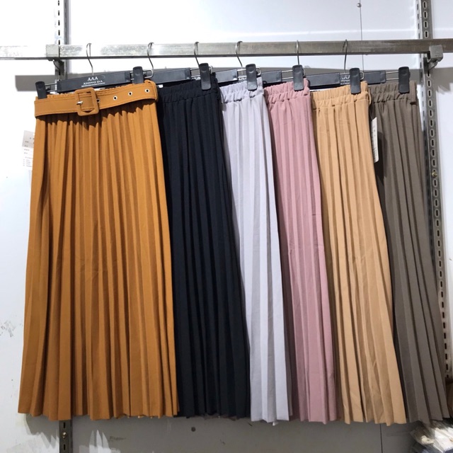 Chân váy dập li kèm đai