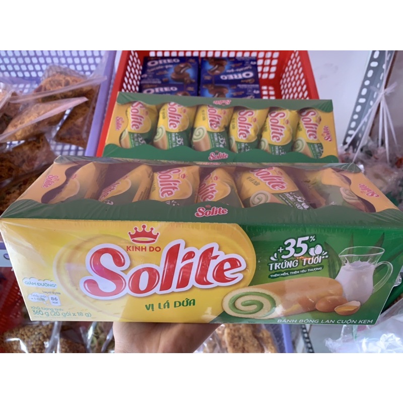 Bánh bông lan cuộn kem