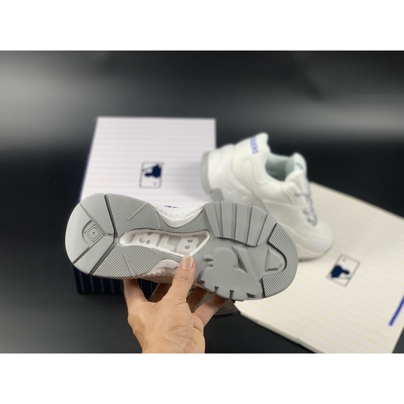 Giày thể thao/ Sneaker Hàn Quốc La (Full box + tặng kèm tất sneaker)