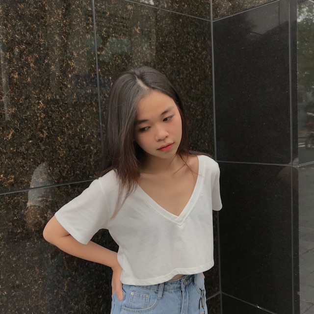  ÁO THUN CROPTOP CỔ V NHƯ HÌNH 100% SIÊU PHẨM MÙA HÈ CÁC TÌNH YÊU ƠIII | BigBuy360 - bigbuy360.vn