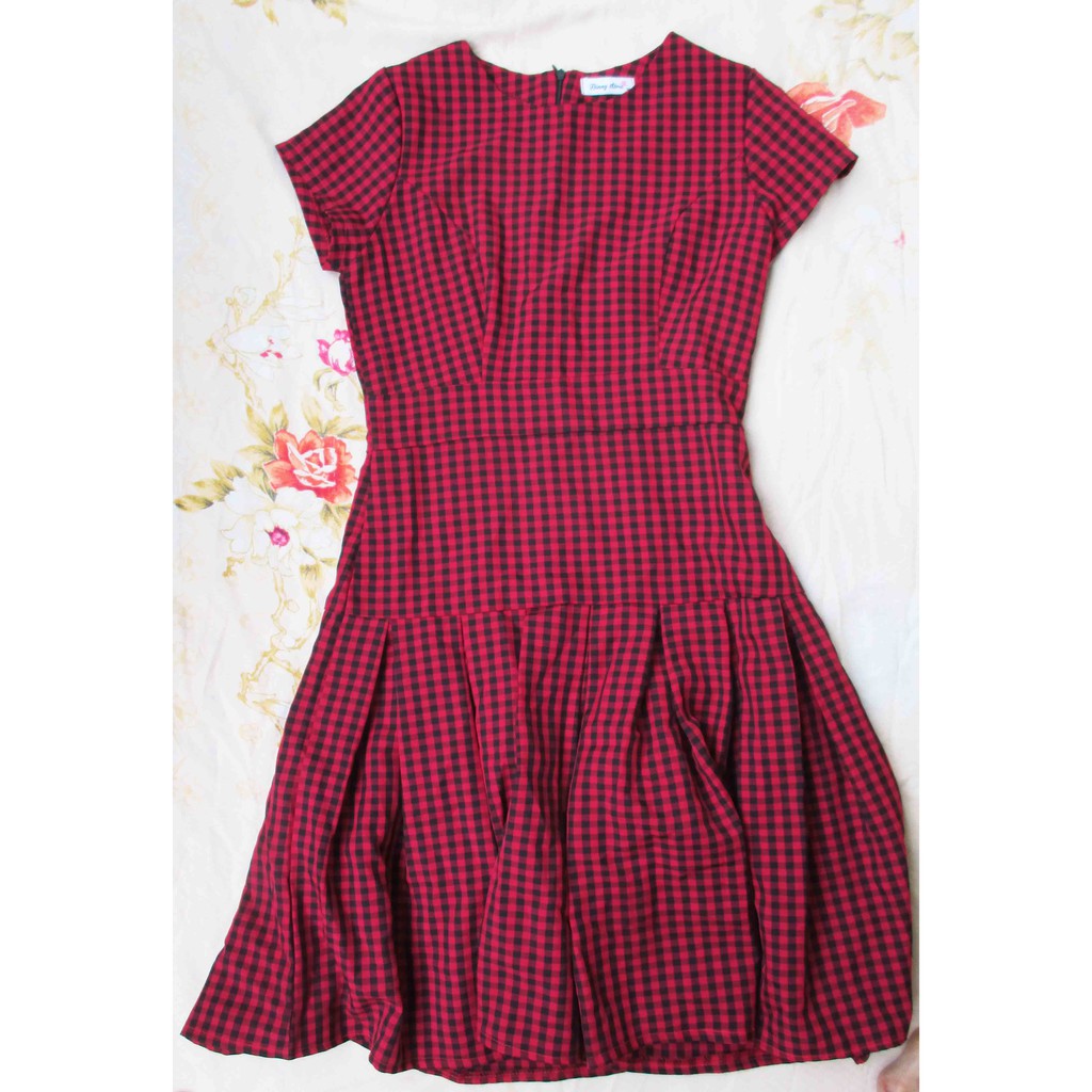 Đầm đuôi cá caro đen đỏ size M
