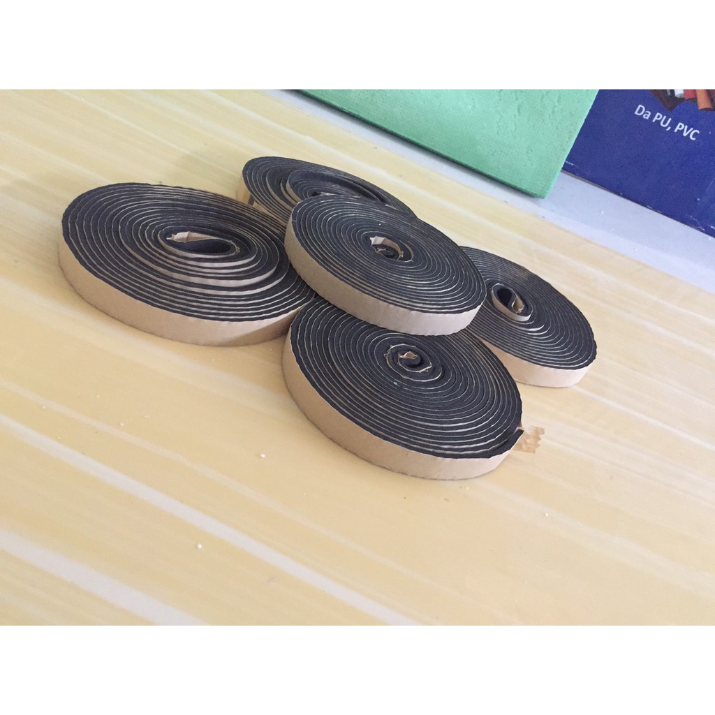 Zoăng cao su bản 30mm chuyên dùng để dán khuôn cửa để chống cháy, chống khói, cách âm,...