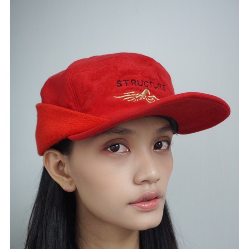 Nón lưỡi trai đỏ