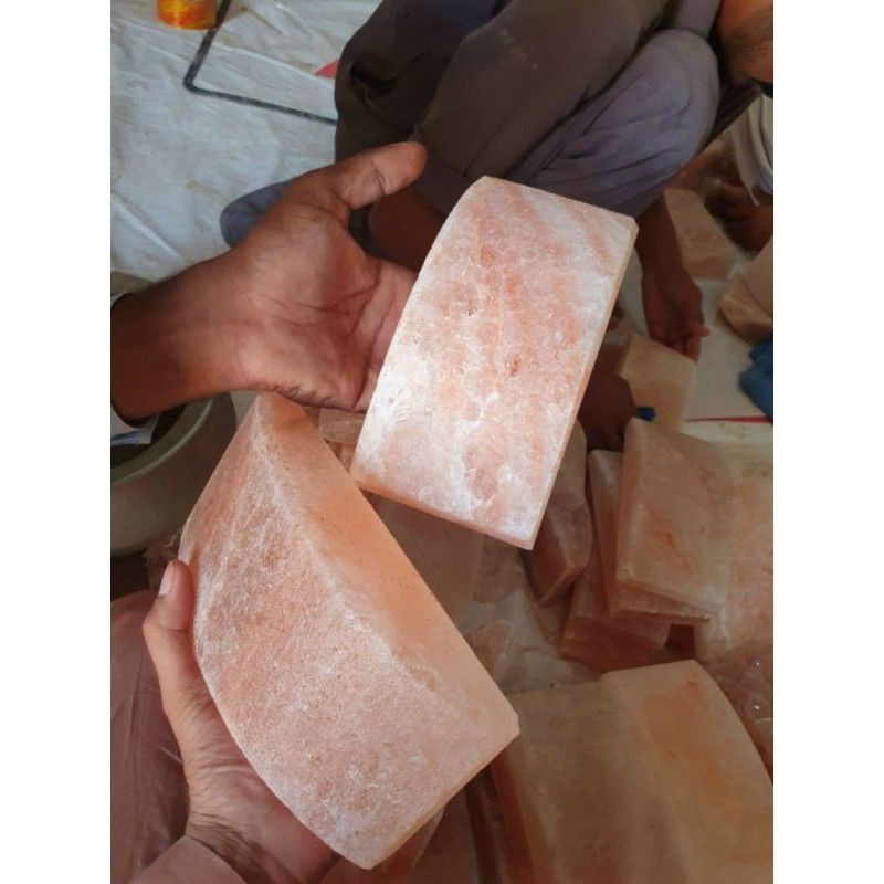 Hộp Đá Muối Ngâm Chân Himalaya Pakistan Gôm 1 Viên Mặt Cong/ 2 viên mặt cong