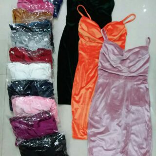 Đầm body dây nhung  cổ đổ