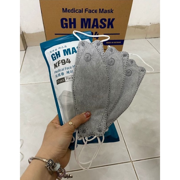 Thùng 300 cái khẩu trang KF94 Hàn Quốc