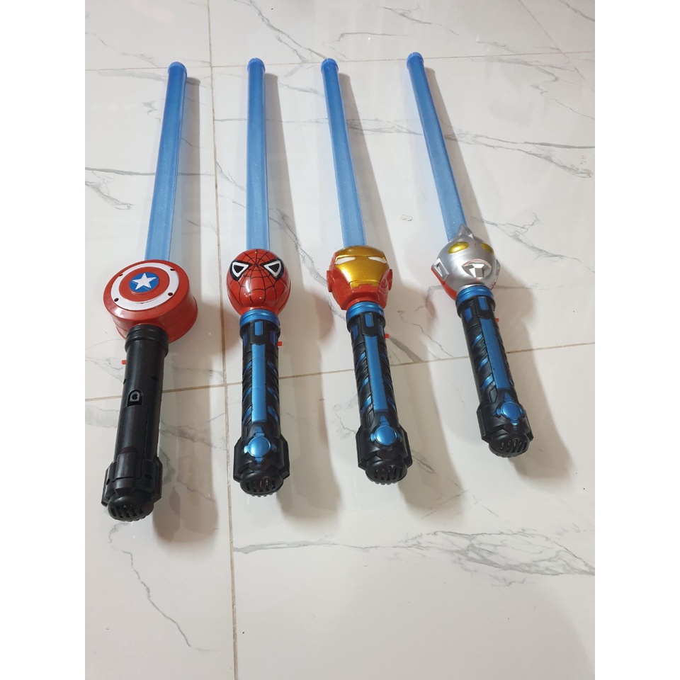 Đồ chơi trẻ em kiếm phát sáng các siêu anh hùng người nhện người sắt đội trưởng mỹ giúp bé nhập vai thú vị