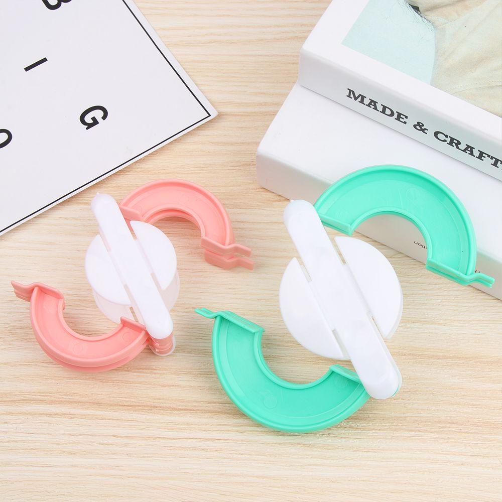 Bộ 4 Dụng Cụ Làm Quả Cầu Lông Xù Tròn Thủ Công Đa Ứng Dụng