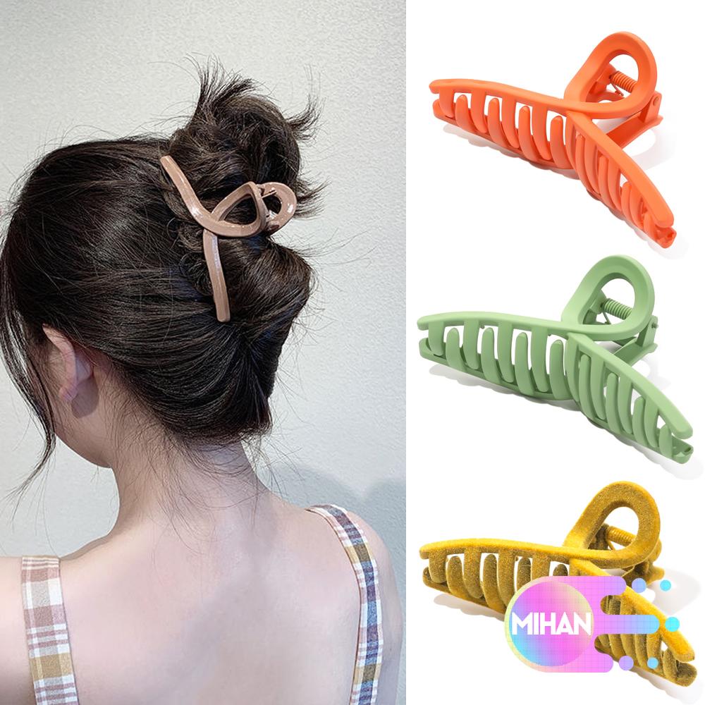 Kẹp tóc càng cua tạo kiểu tóc hợp thời trang cho nữ