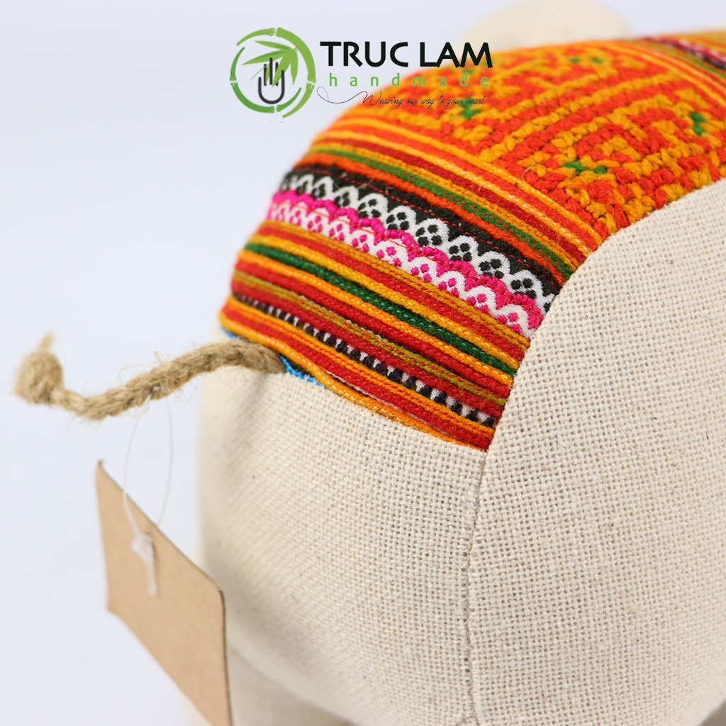 Đồ Chơi Thú Nhồi Bông Con Voi Vải Dệt Tay Họa Tiết Thổ Cẩm Thêu Mông Sapa – Trúc Lâm Handmade