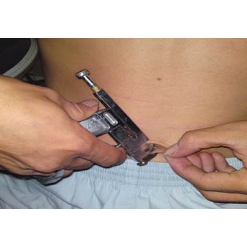 bấm khuyên tai inox không rỉ an toàn sức khoẻ