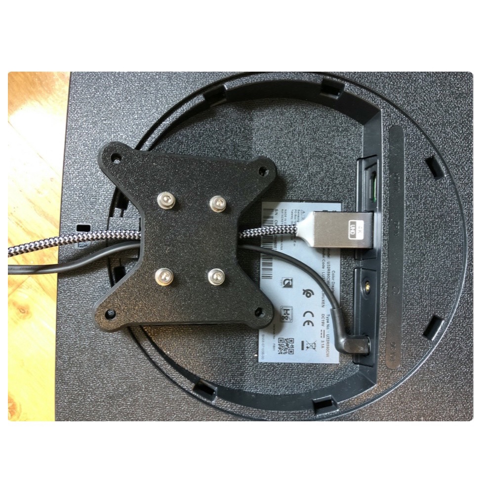 VESA ADAPTER màn hình SAMSUNG UR59C