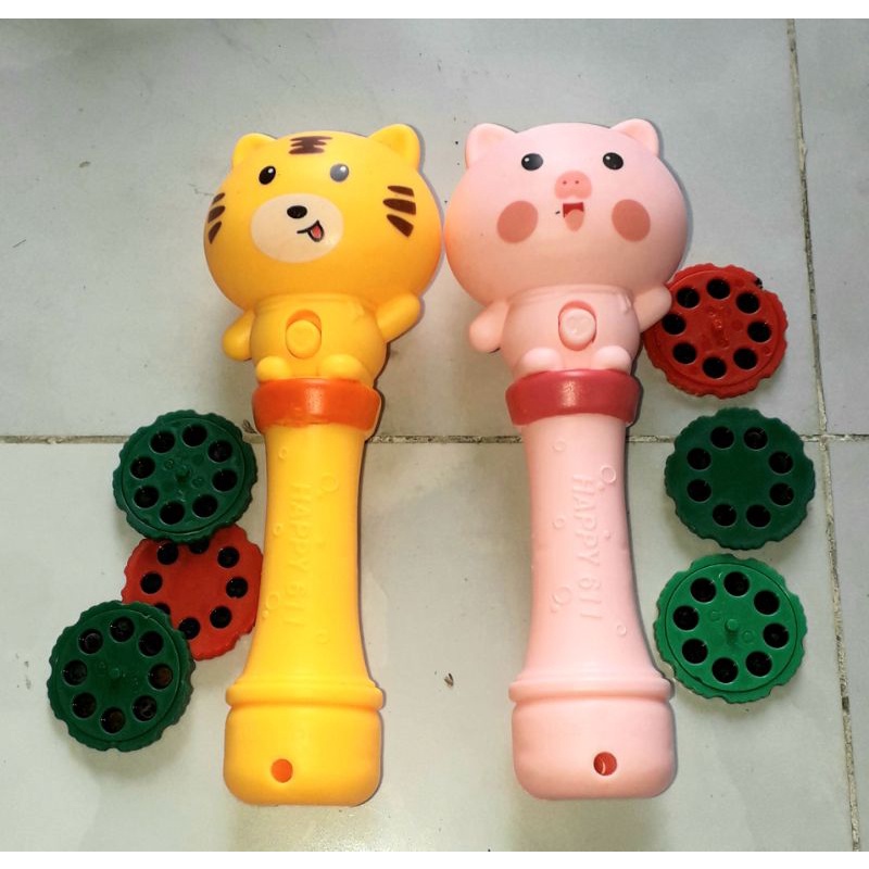 Một cái đèn pin gọi để xem ảnh động vật kèm 3 miếng để xem bằng nhựa