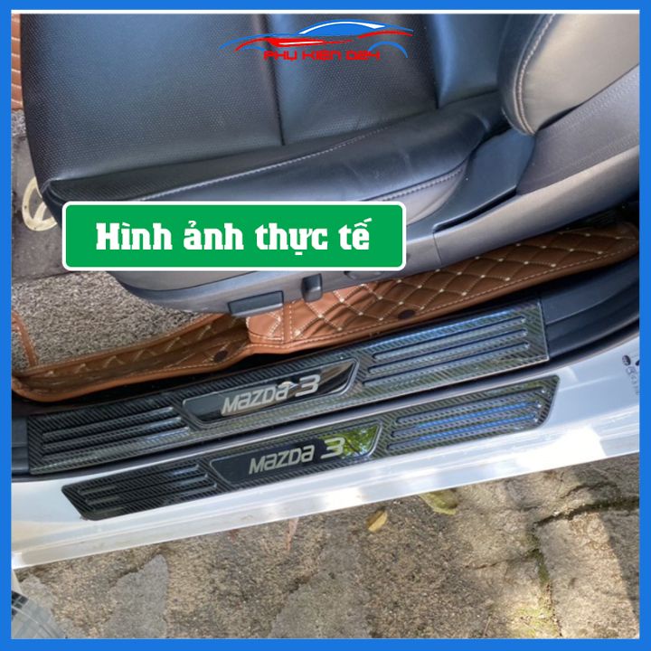 Bộ nẹp bước chân trong ngoài vân Cacbon xe Mazda 3 2020-2022 chống trầy làm đẹp ô tô