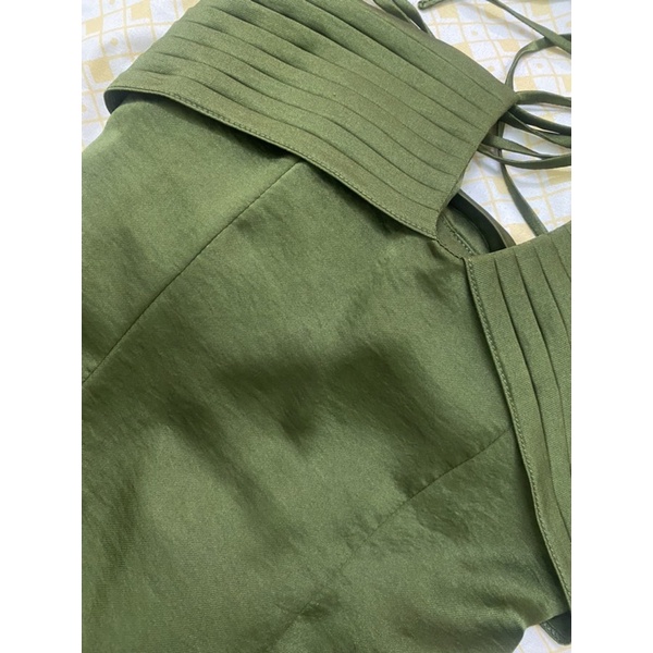 Đầm lụa xanh rêu