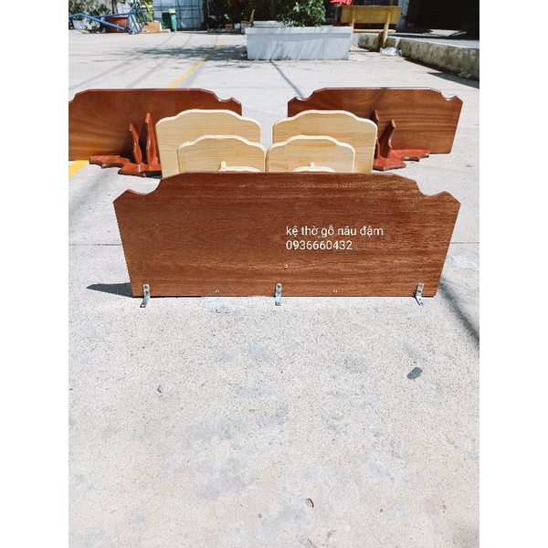 Kệ bàn thờ gỗ màu nâu đậm MDF kiểu mới liền lưng chắc chắn- kệ thờ công giáo có nhiều size