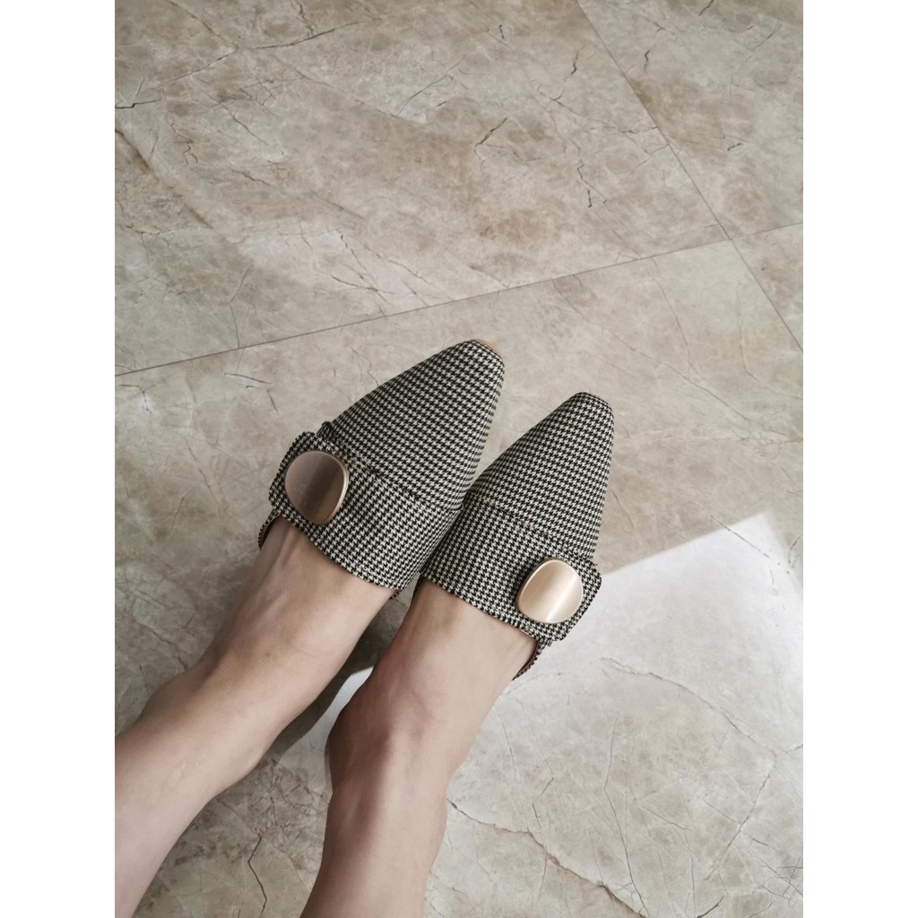 Giày sục nữ kẻ mũi nhọn