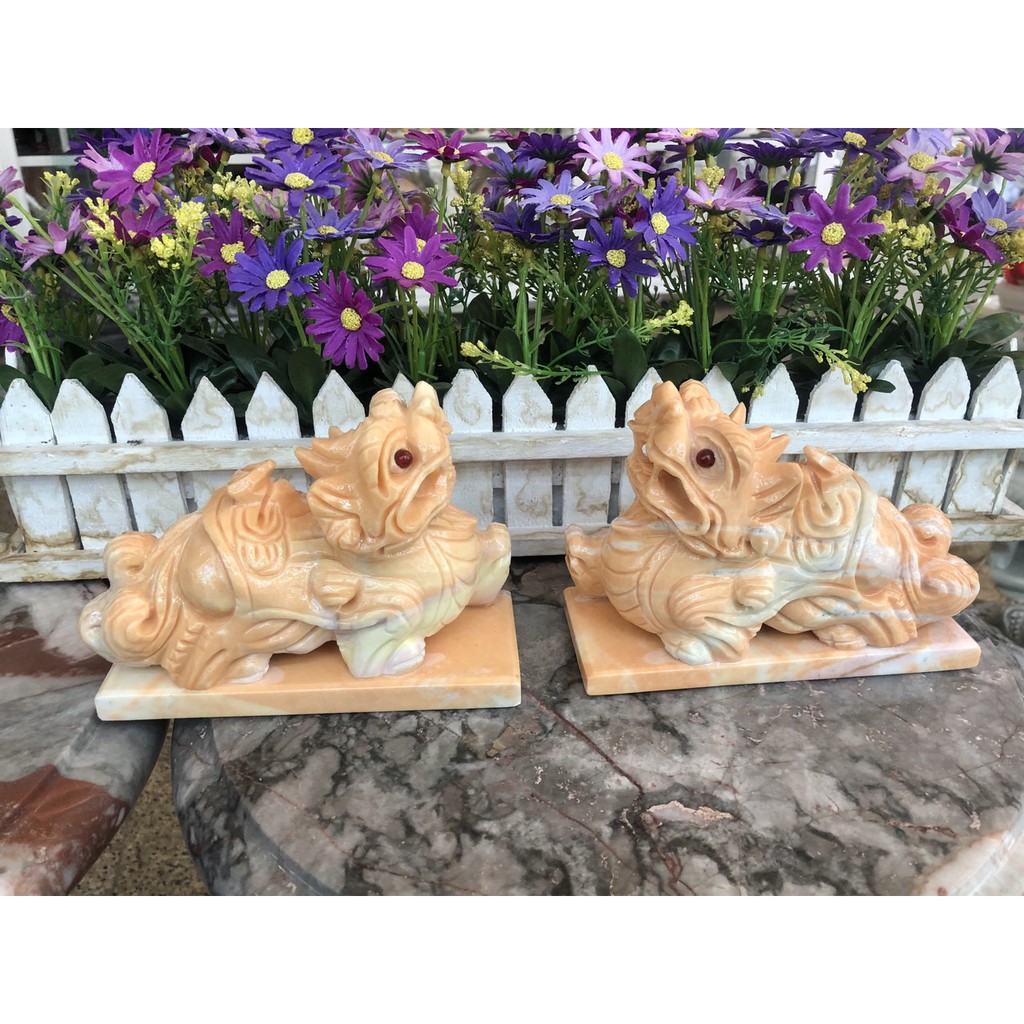 Cặp Tỳ Hưu cẩn mắt đỏ phong thủy tài lộc đá vàng cà rốt có đế - Dài 15 cm