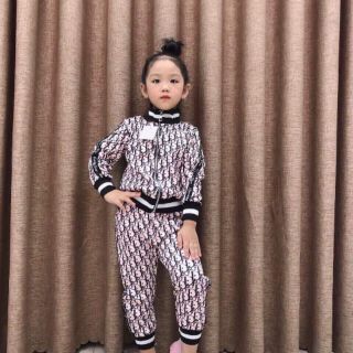 Bộ khoát dior cho bé